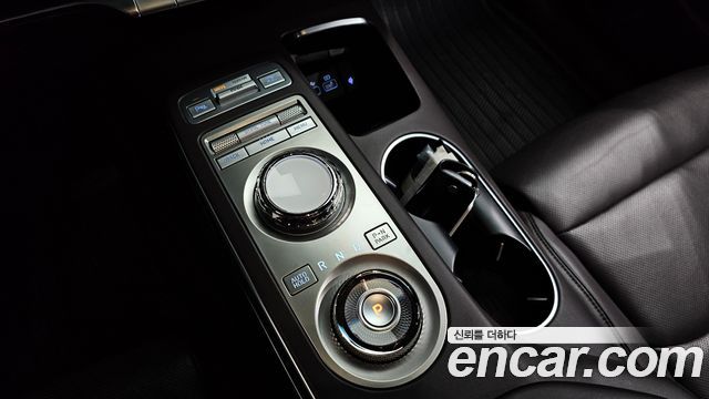 Genesis GV70 2021 — photo 12