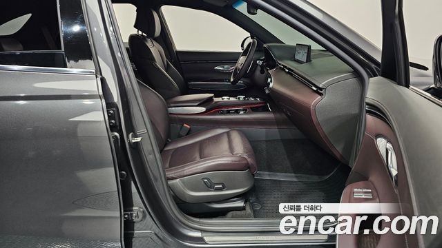 Genesis GV70 2021 — photo 17
