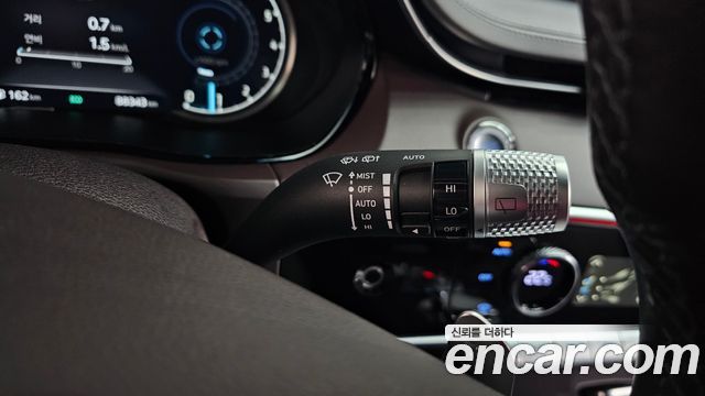 Genesis GV70 2021 — photo 27