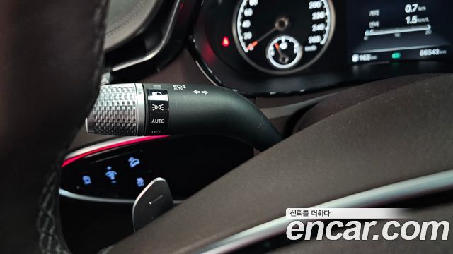 Genesis GV70 2021 — photo 28