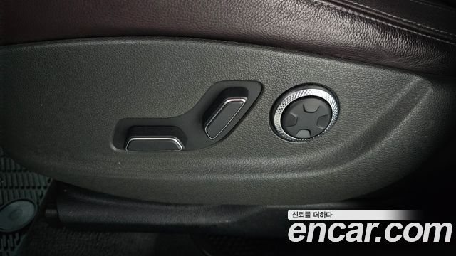 Genesis GV70 2021 — photo 31