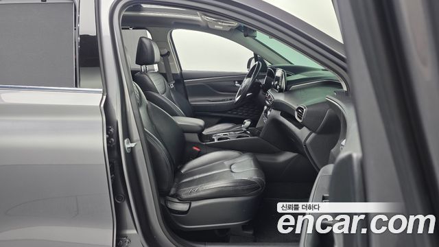 Hyundai Santafe 2019 — photo 16