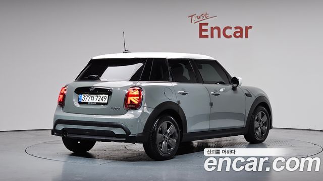 Mini Cooper 2022 — photo 2