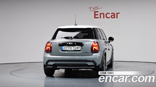 Mini Cooper 2022 — photo 4