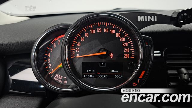 Mini Cooper 2022 — photo 11