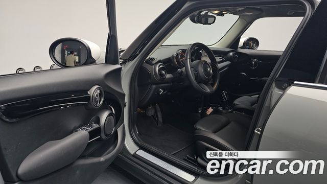 Mini Cooper 2022 — photo 13