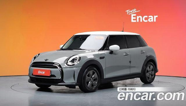 Mini Cooper 2022 — photo 1