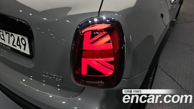 Mini Cooper 2022 — photo 9