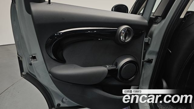 Mini Cooper 2022 — photo 15