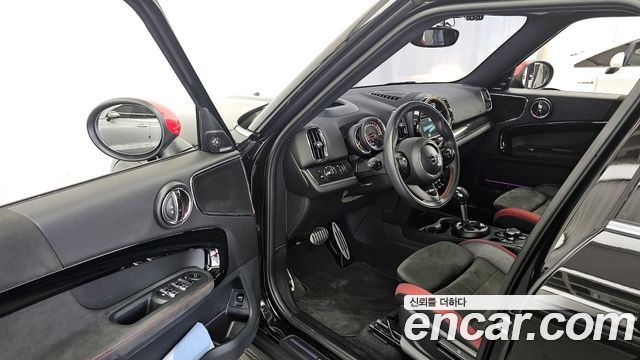 Mini Countryman 2018 — photo 13