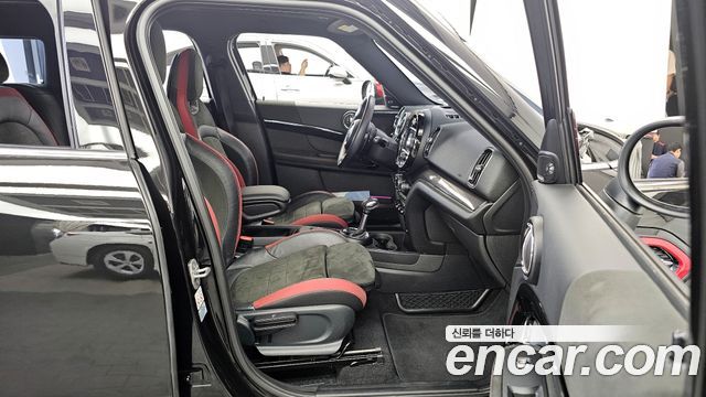 Mini Countryman 2018 — photo 17