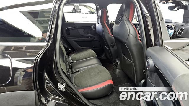 Mini Countryman 2018 — photo 18