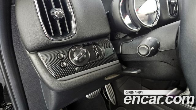 Mini Countryman 2018 — photo 27