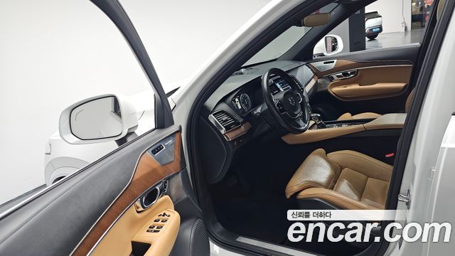 Volvo XC90 2017 — photo 13