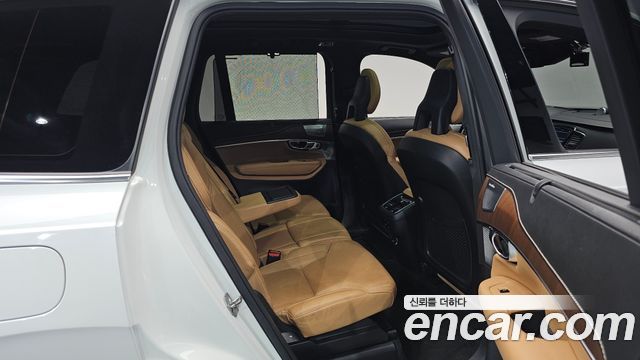 Volvo XC90 2017 — photo 17