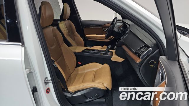 Volvo XC90 2017 — photo 18