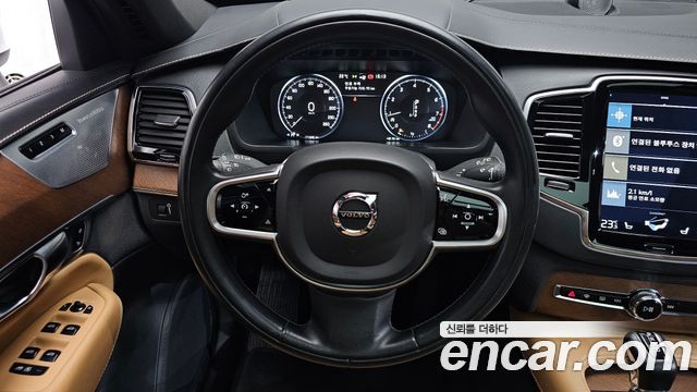Volvo XC90 2017 — photo 21