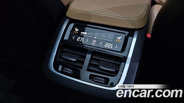 Volvo XC90 2017 — photo 25