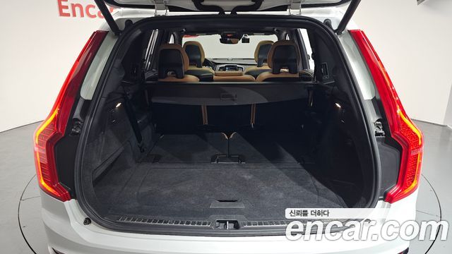 Volvo XC90 2017 — photo 26