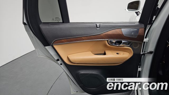 Volvo XC90 2017 — photo 15