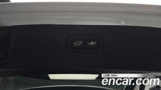 Volvo XC90 2017 — photo 27