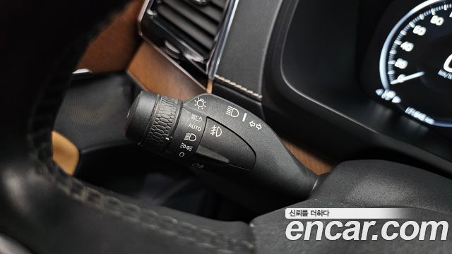 Volvo XC90 2017 — photo 31