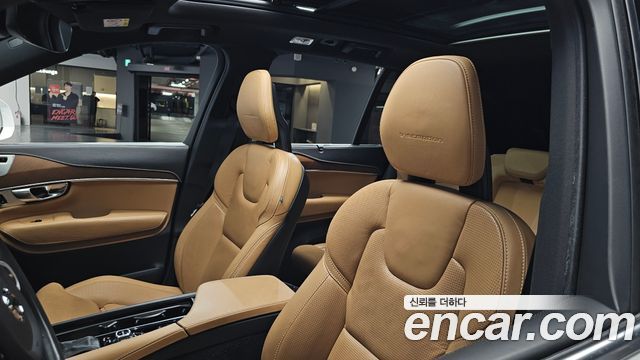 Volvo XC90 2017 — photo 32