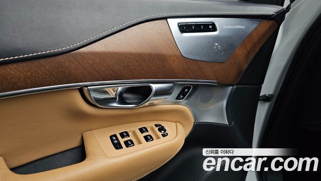 Volvo XC90 2017 — photo 34