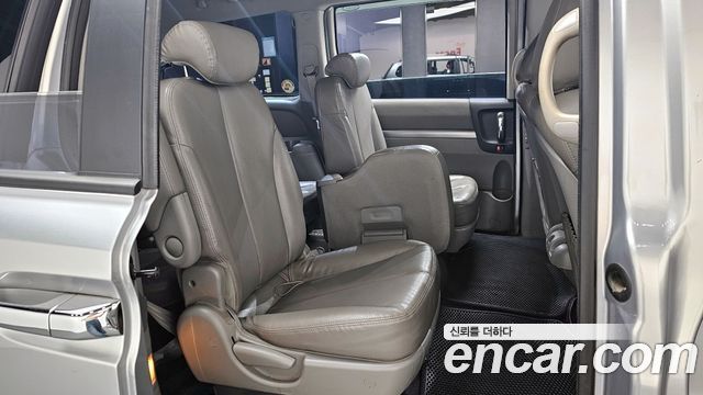 Kia Canival 2009 — photo 11