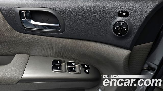 Kia Canival 2009 — photo 19