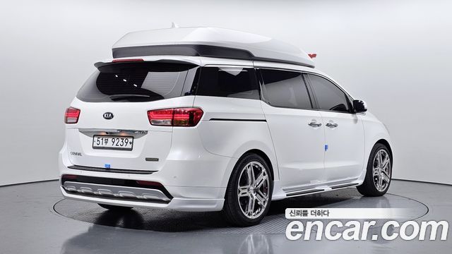 Kia Canival 2015 — photo 2