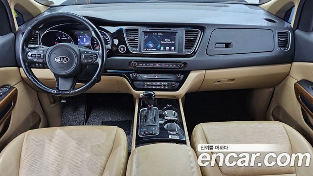 Kia Canival 2015 — photo 7