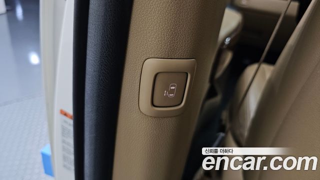 Kia Canival 2015 — photo 19