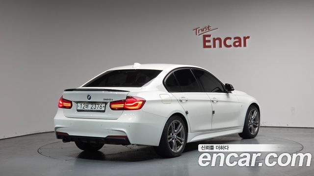 BMW 3-Series 2018 — photo 2