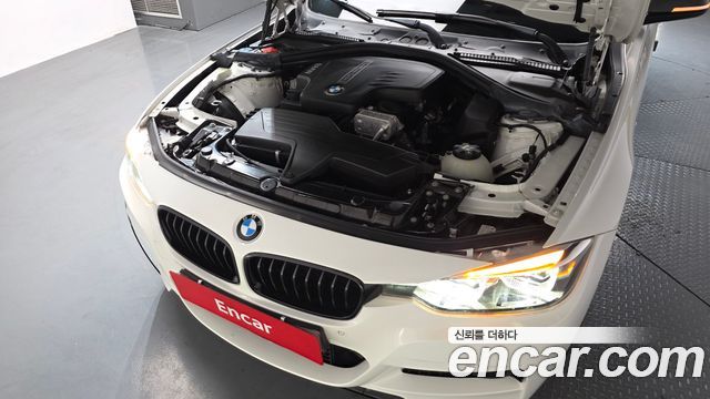 BMW 3-Series 2018 — photo 6