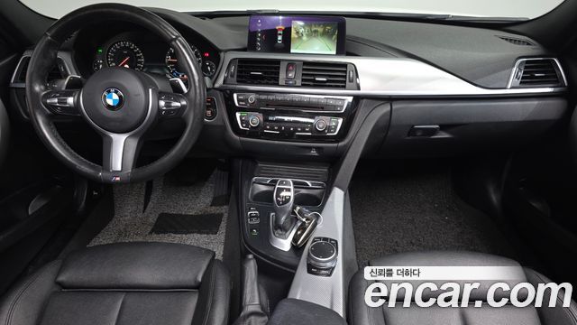 BMW 3-Series 2018 — photo 10
