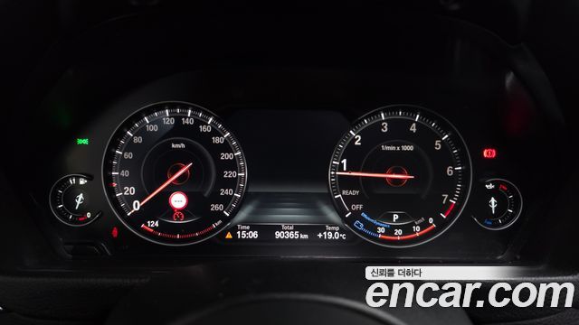 BMW 3-Series 2018 — photo 11