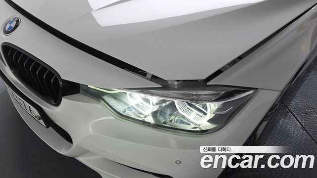BMW 3-Series 2018 — photo 8