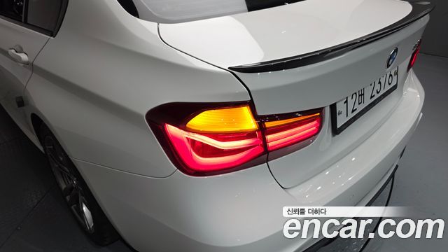 BMW 3-Series 2018 — photo 9