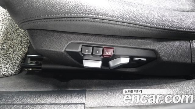 BMW 3-Series 2018 — photo 29