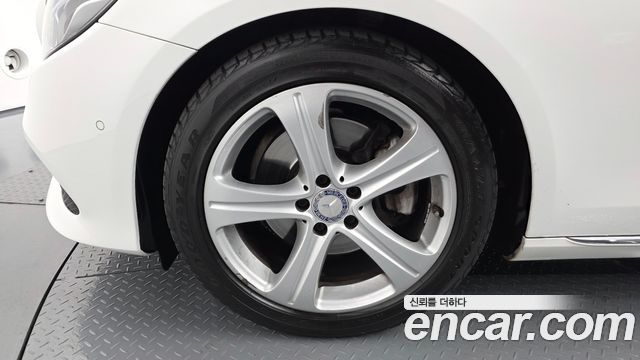 Mercedes-Benz E-Class 2017 — photo 5