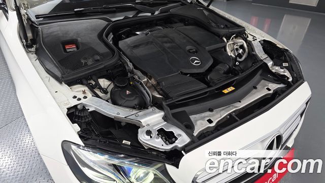 Mercedes-Benz E-Class 2017 — photo 6