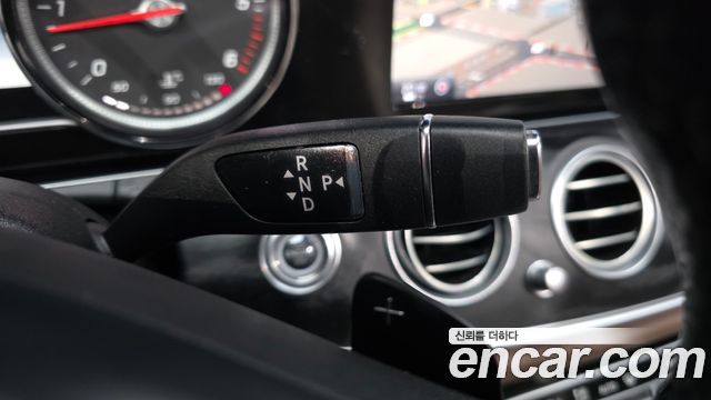 Mercedes-Benz E-Class 2017 — photo 9
