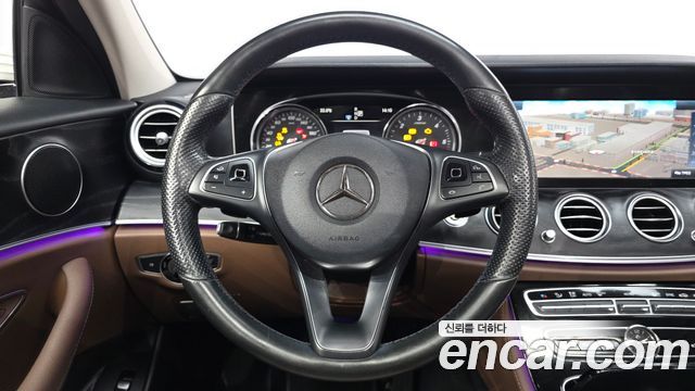Mercedes-Benz E-Class 2017 — photo 13