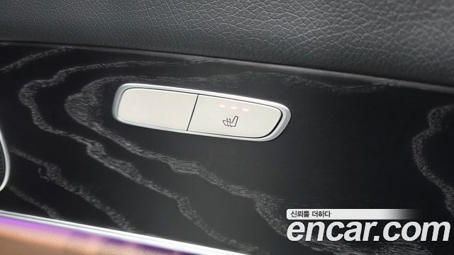 Mercedes-Benz E-Class 2017 — photo 19
