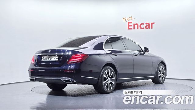 Mercedes-Benz E-Class 2020 — photo 2
