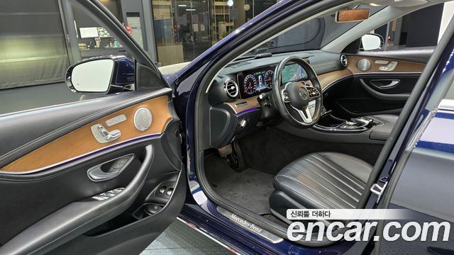 Mercedes-Benz E-Class 2020 — photo 13