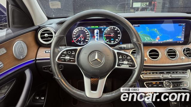 Mercedes-Benz E-Class 2020 — photo 20