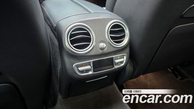 Mercedes-Benz E-Class 2020 — photo 32