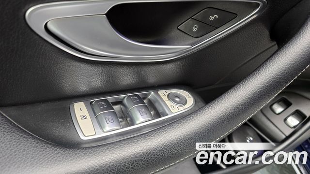 Mercedes-Benz E-Class 2020 — photo 35